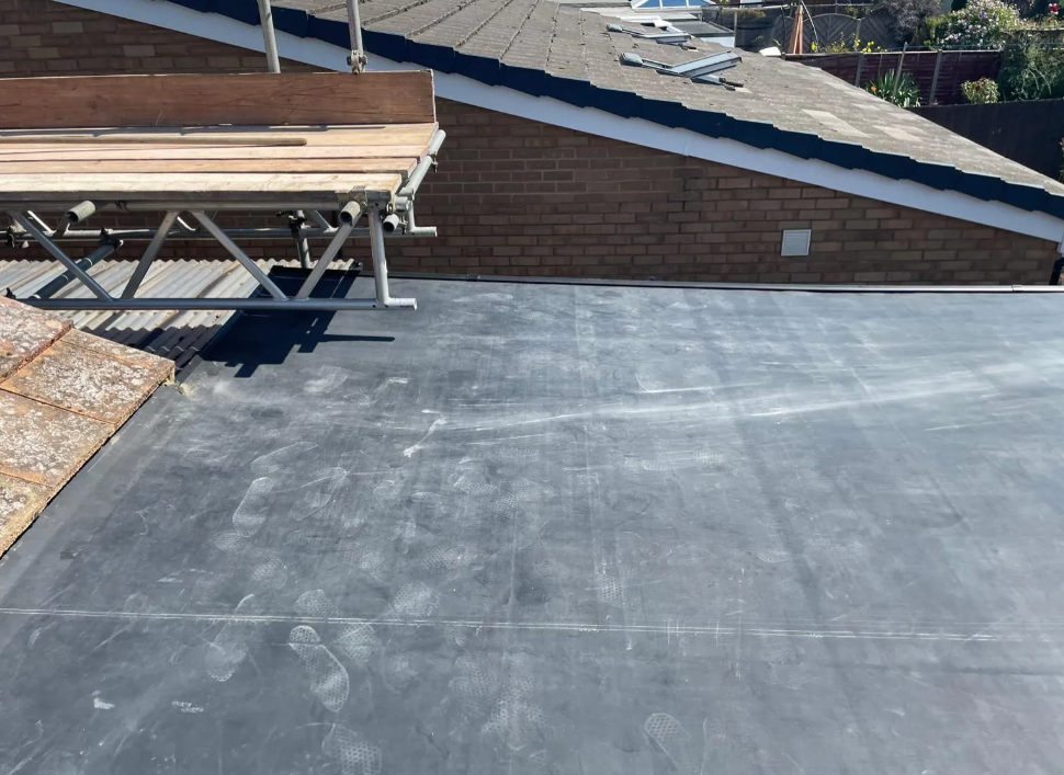 Flat GRP fibreglass roof