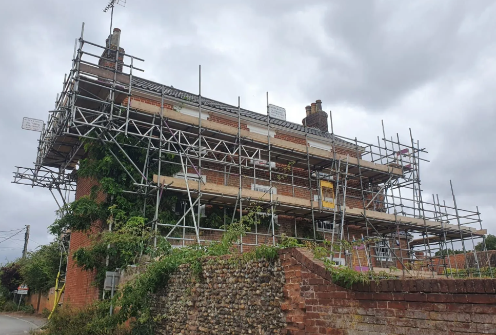 Chimney access scaffold tower